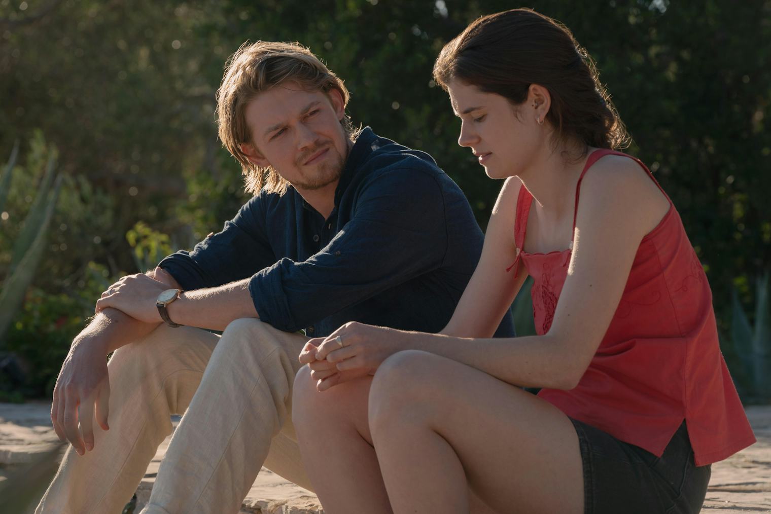 Joe Alwyn Alison Oliver On Conversations With Friends