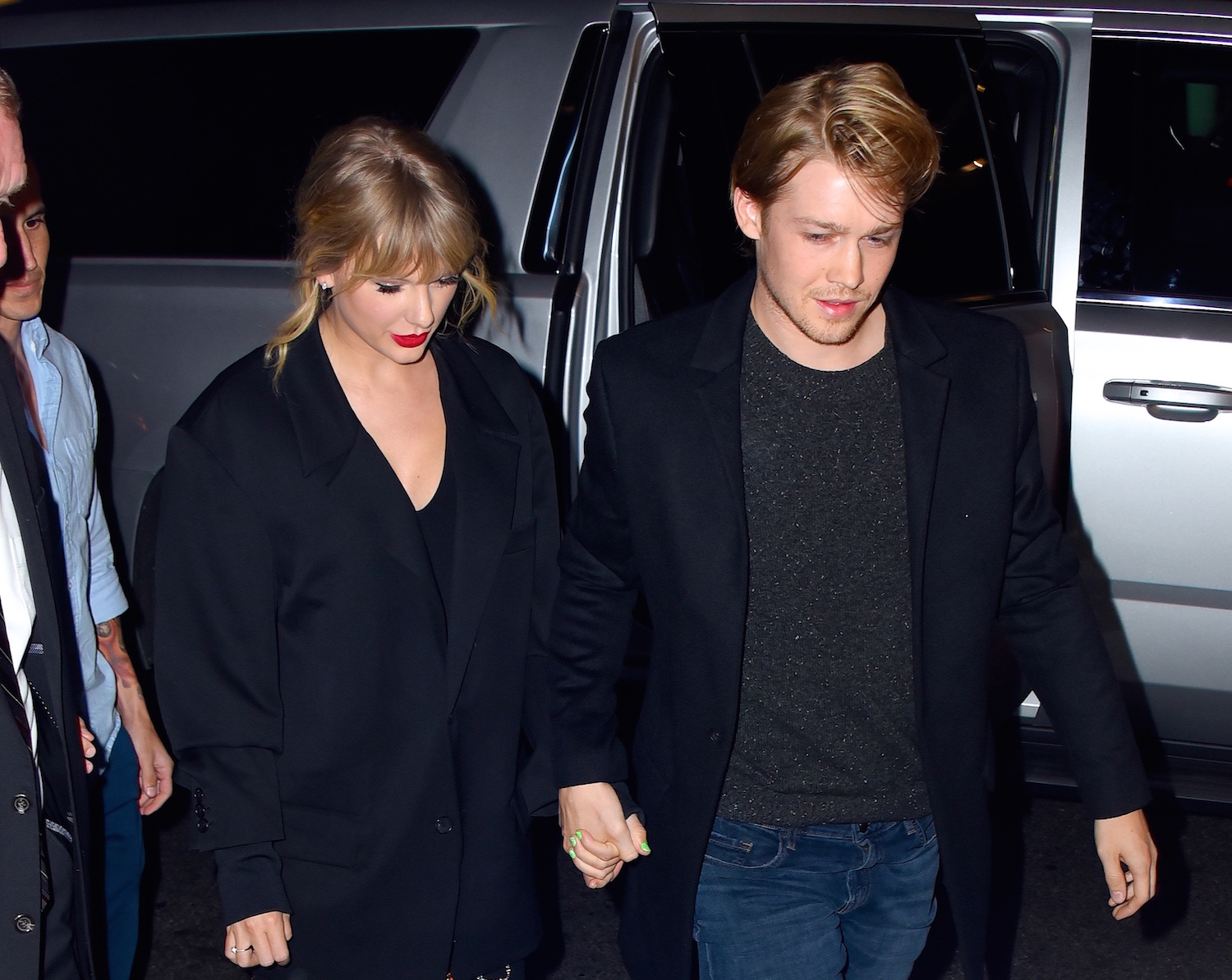 Joe Alwyn Reacts To Taylor Swift S Tortured Poets Department So Long