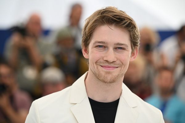 Joe Alwyn Wiki Where Is He From Explore His Family And Career Biograf A Patrimonio Edad