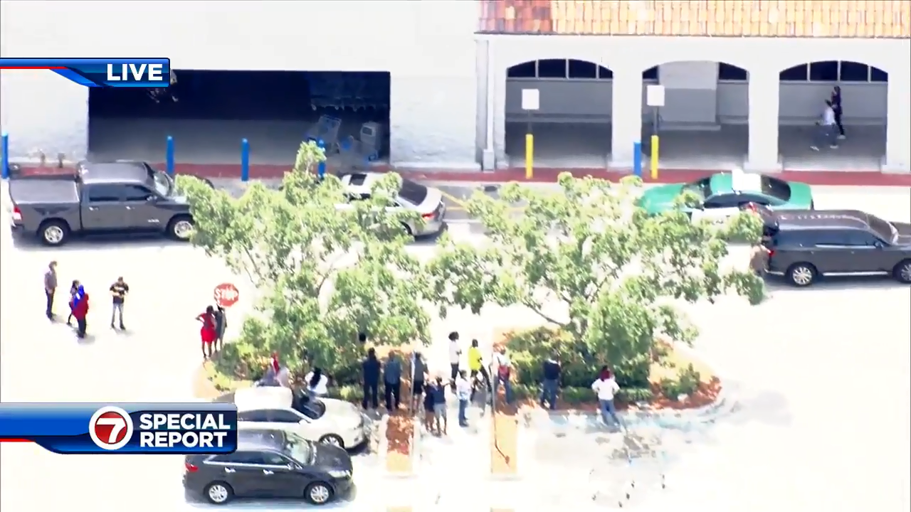 Man Shot At Walmart In Lauderdale Lakes Dies In Hospital Shooter In Custody Wsvn 7News