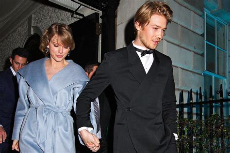 Taylor Swift Boyfriend Joe Alwyn S Relationship Timeline