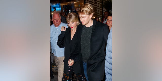 Taylor Swift Joe Alwyn Break Up After Six Years Reports Fox News