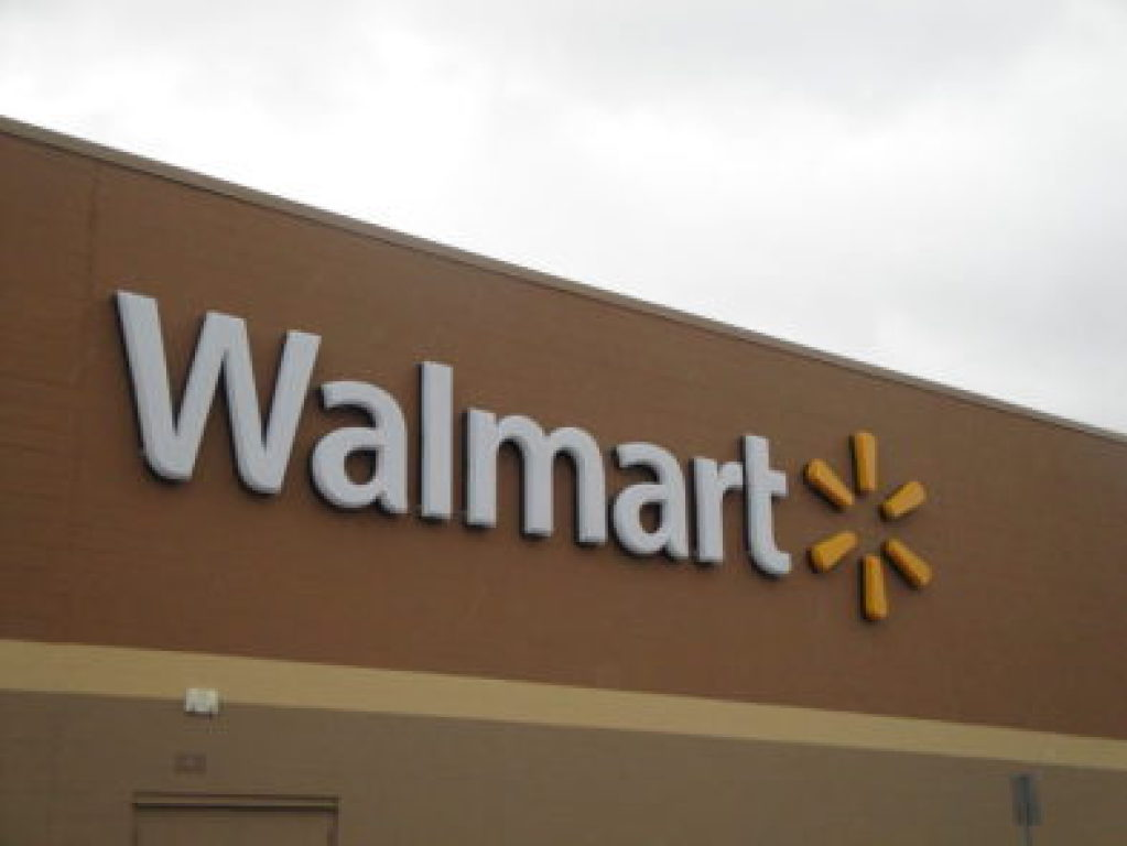 Woman Gives Birth In Walmart Roswell Ga Patch